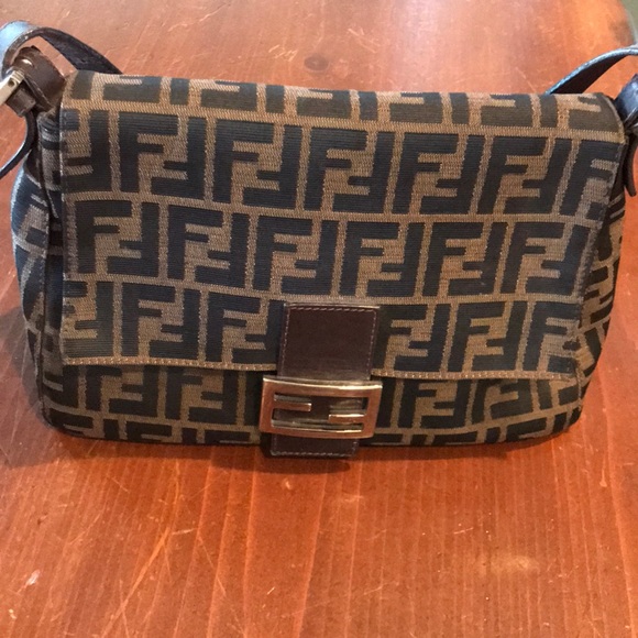 poshmark fendi baguette